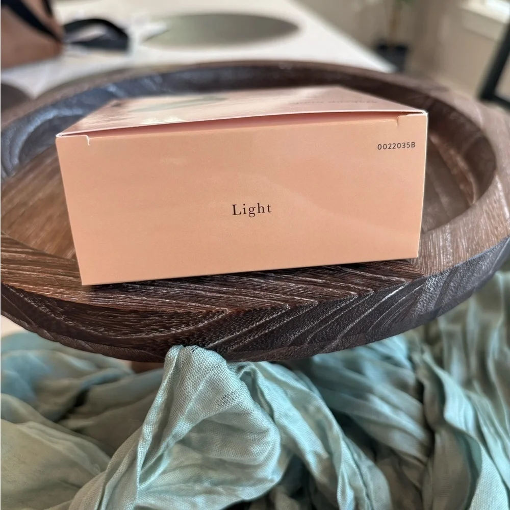 Laura Geller Double Take Baked Powder Foundation - Light
